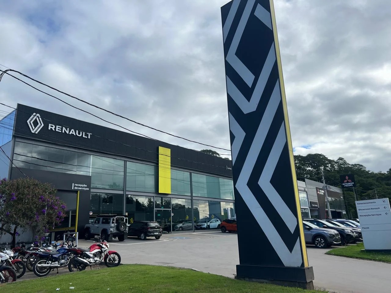 Fachada Leva Renault - Rio Doce Comércio de Veículos Ltda